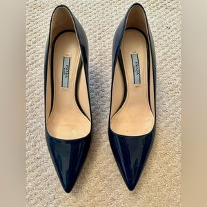 Prada Navy Blue Patent Leather Pumps size 35.5
